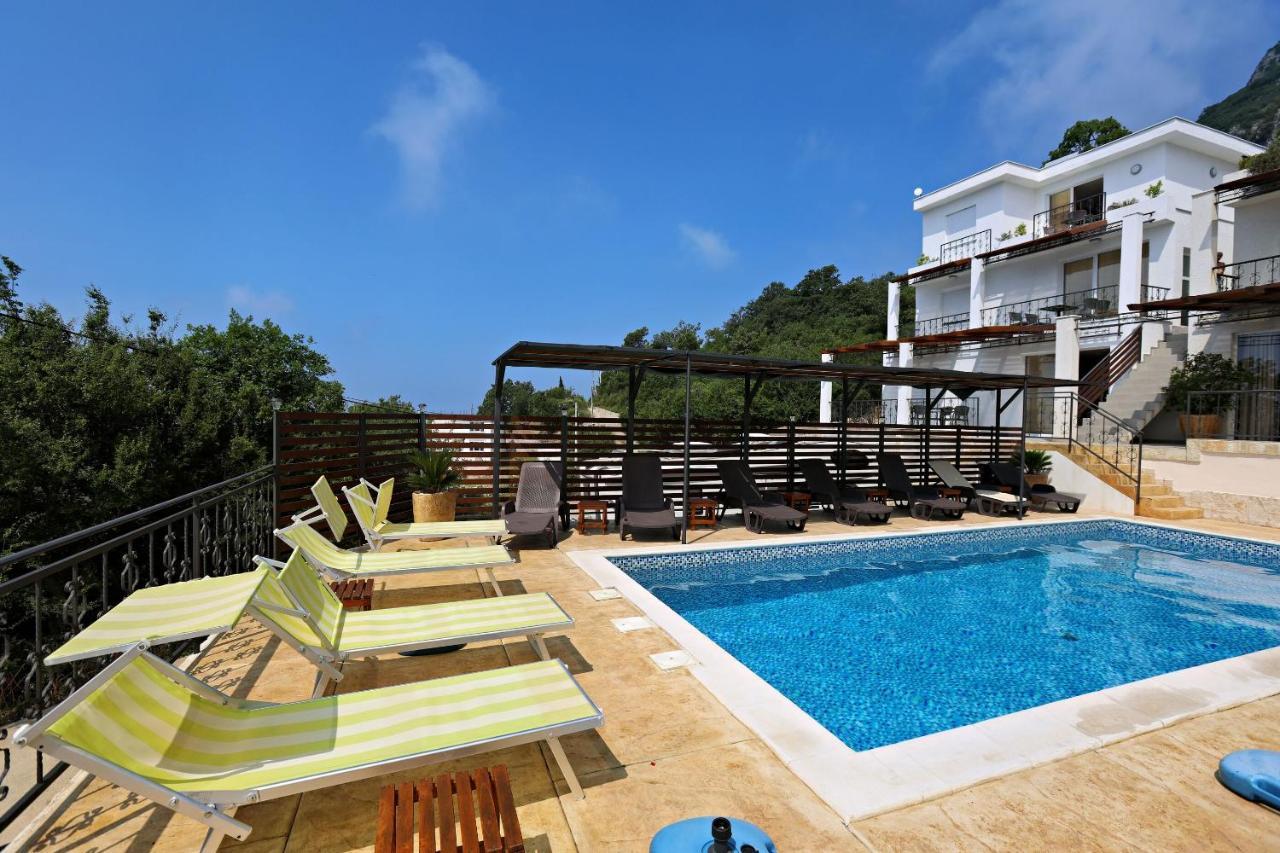 Apartments Oktopus Sutomore Ngoại thất bức ảnh