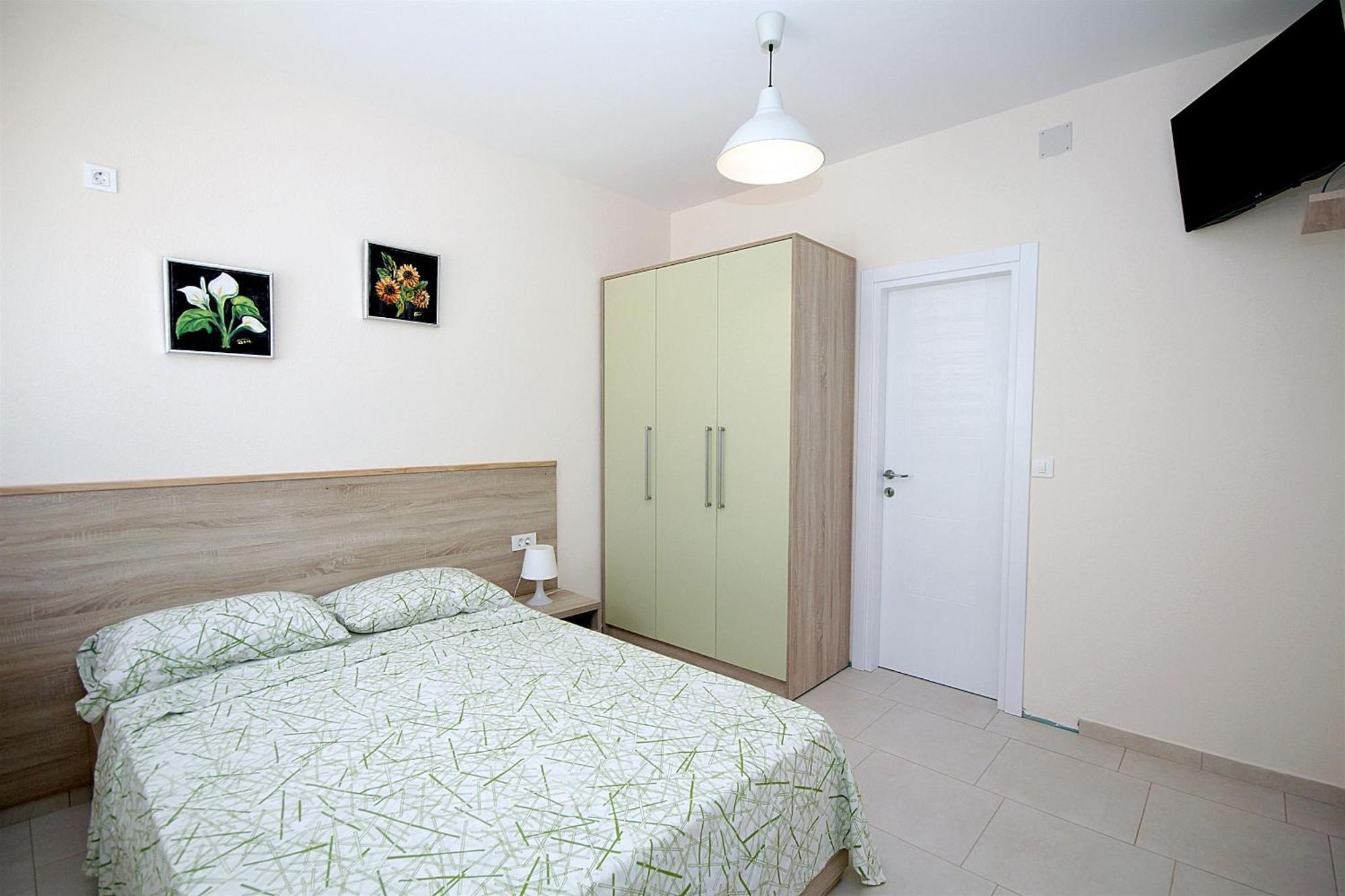 Apartments Oktopus Sutomore Ngoại thất bức ảnh